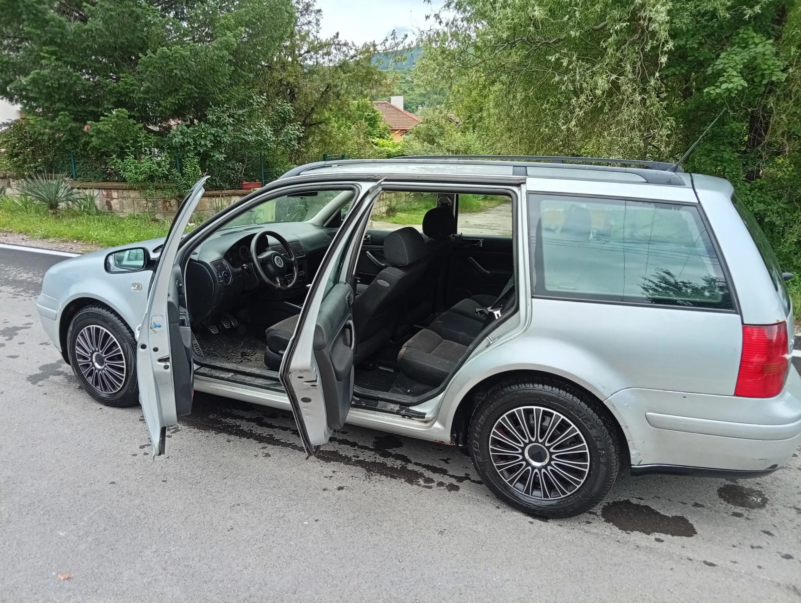 VW Golf 1.9TDI * КЛИМАТРОНИК * FACELIFT * , снимка 10 - Автомобили и джипове - 54897177