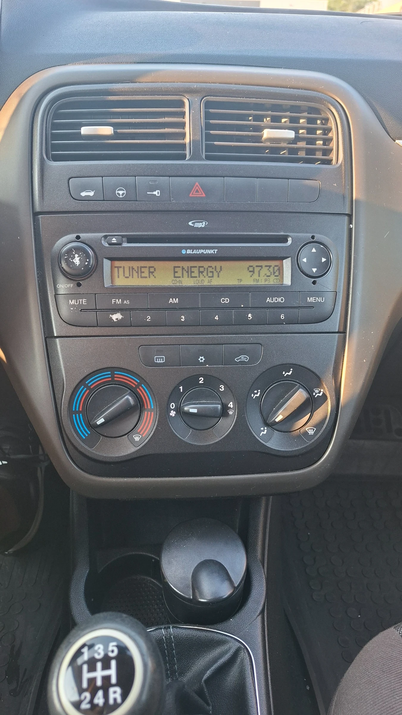 Fiat Punto 1.3 MultiJet, снимка 10 - Автомобили и джипове - 55773921