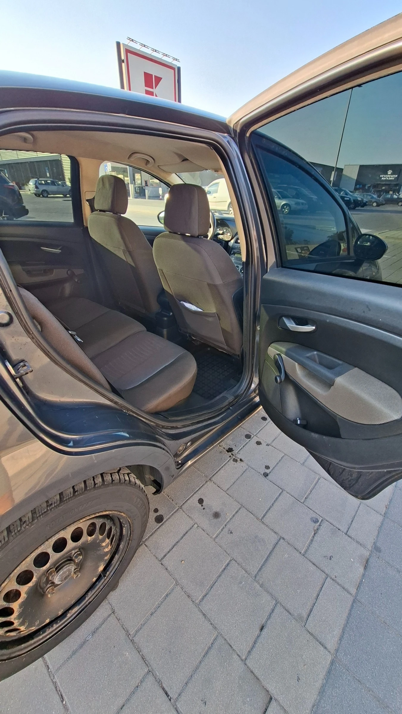 Fiat Punto 1.3 MultiJet, снимка 14 - Автомобили и джипове - 55773921