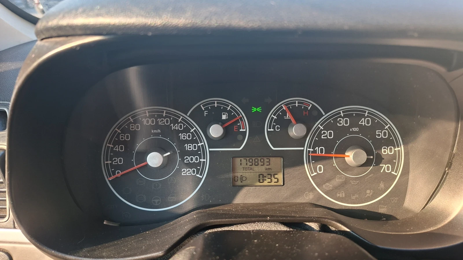 Fiat Punto 1.3 MultiJet, снимка 9 - Автомобили и джипове - 55773921