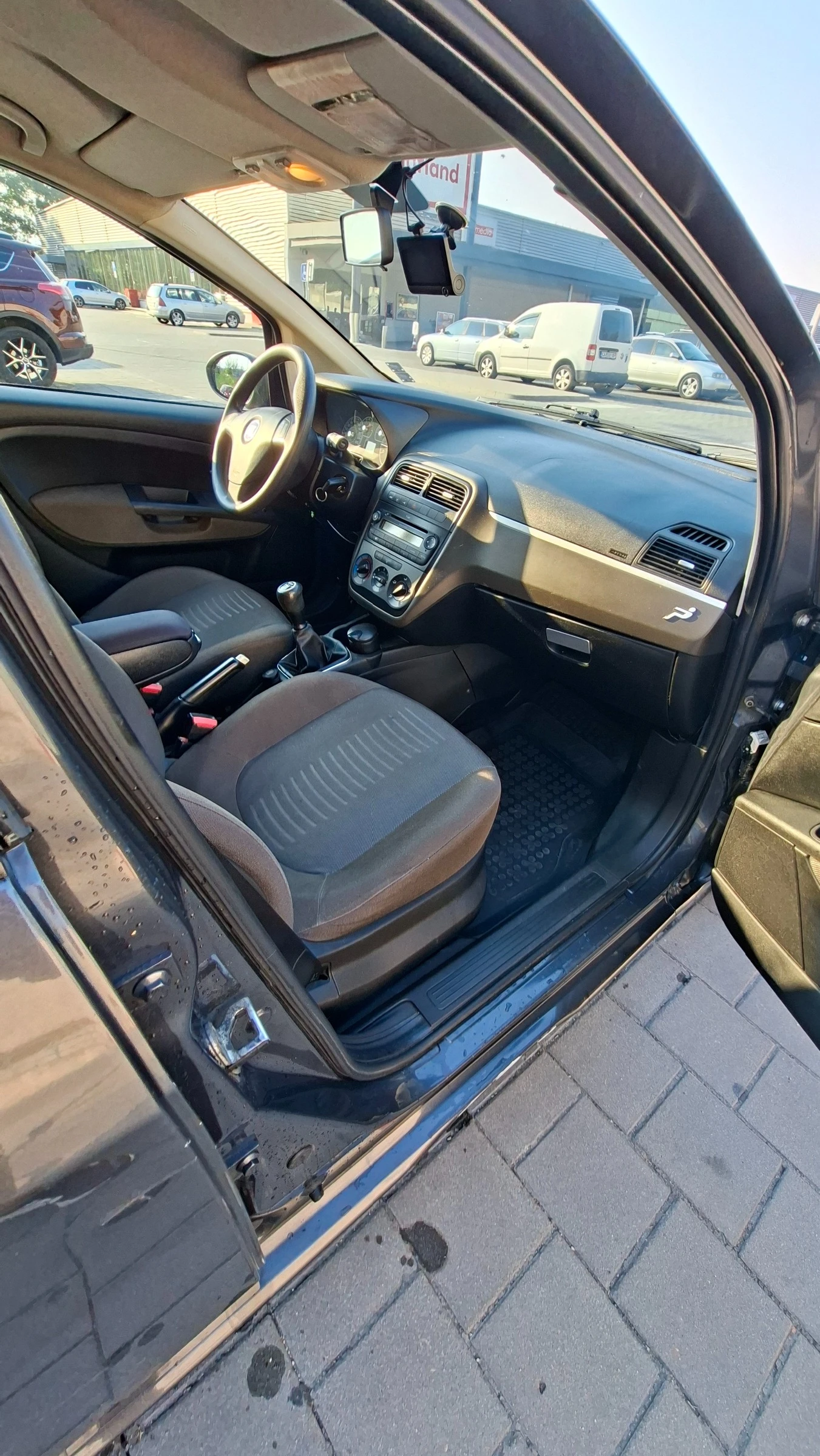 Fiat Punto 1.3 MultiJet, снимка 13 - Автомобили и джипове - 55773921