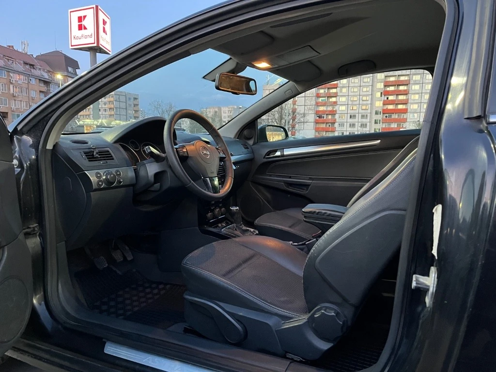Opel Astra GTC 1.6 Turbo ГАЗ, снимка 8 - Автомобили и джипове - 55837365