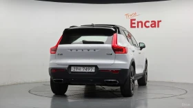 Volvo XC40 T4* R-Design* КОЖА* ПОДГРЕВ* ПАНО* КАМЕРА* , снимка 4
