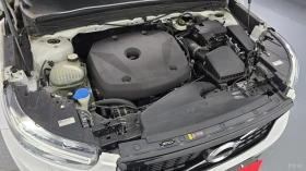 Volvo XC40 T4* R-Design* КОЖА* ПОДГРЕВ* ПАНО* КАМЕРА* , снимка 5