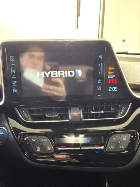 Toyota C-HR - 12500 € / 24447.88 лв. - 72381426 9