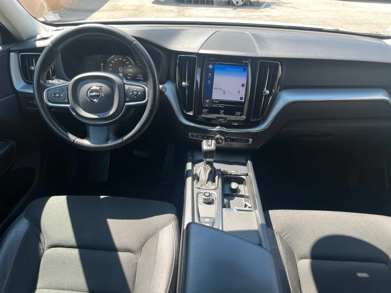 Volvo XC60 D 4  AWD, снимка 8 - Автомобили и джипове - 45839554