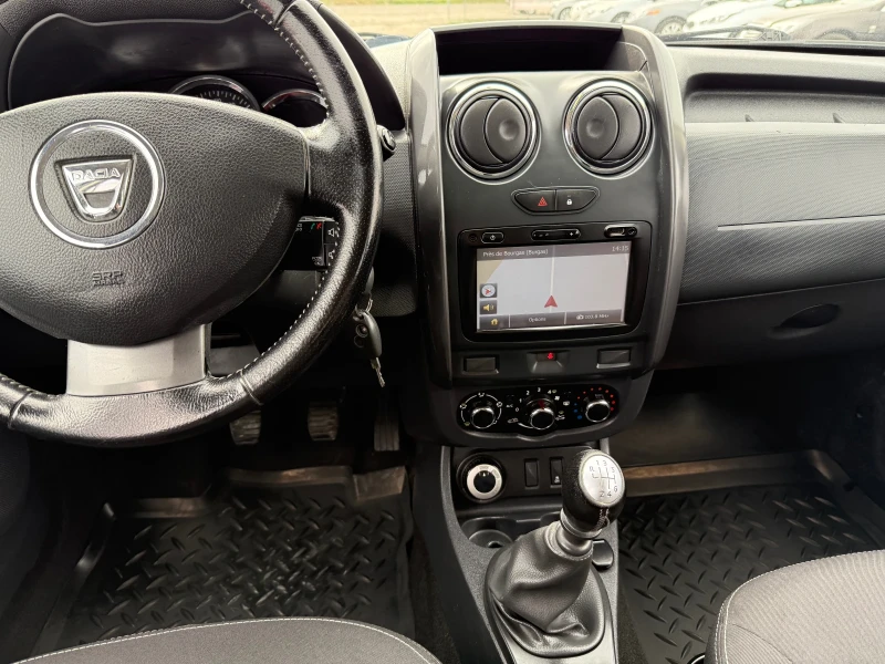 Dacia Duster 1.6 ШВЕЙЦАРИЯ 4х4, снимка 15 - Автомобили и джипове - 49548611