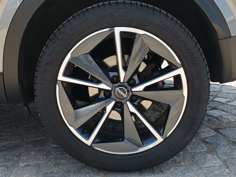 Nissan Qashqai 1.3DIG-T CVT/160к.с., снимка 16 - Автомобили и джипове - 51440717