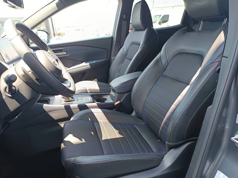 Nissan Qashqai 1.3DIG-T CVT/160к.с., снимка 12 - Автомобили и джипове - 51440717