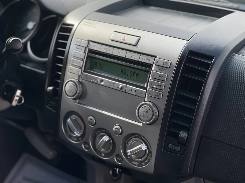 Mazda BT-50 2.5TDCi 4x4, снимка 13 - Автомобили и джипове - 52034892