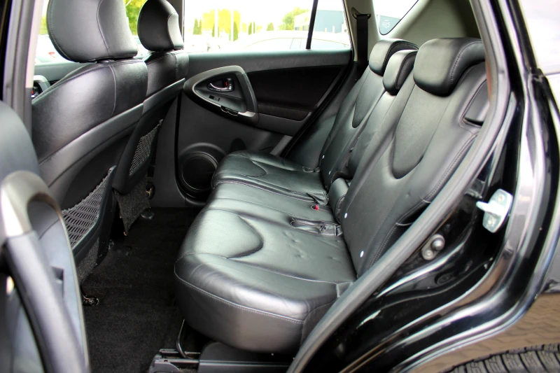 Toyota Rav4 2.2 D-4D НАВИ/КАМЕРА/ЛИЗИНГ, снимка 15 - Автомобили и джипове - 52056435