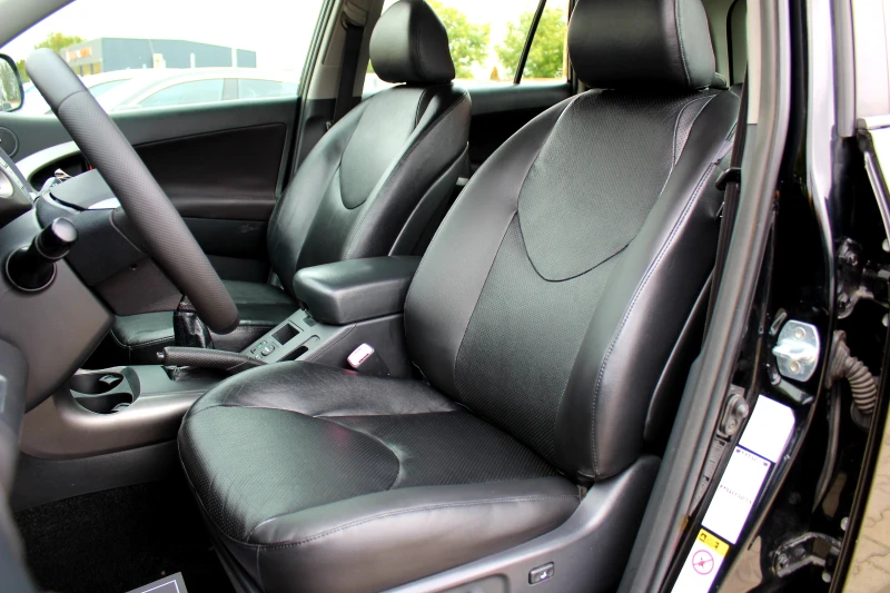 Toyota Rav4 2.2 D-4D НАВИ/КАМЕРА/ЛИЗИНГ, снимка 12 - Автомобили и джипове - 52056435