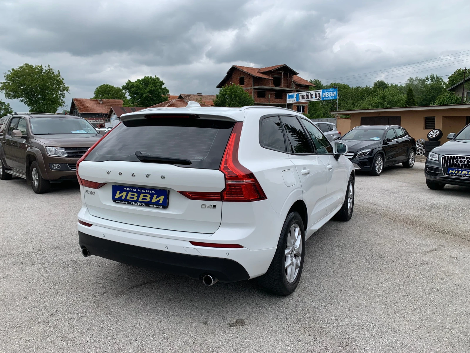 Volvo XC60 D 4  AWD - изображение 3