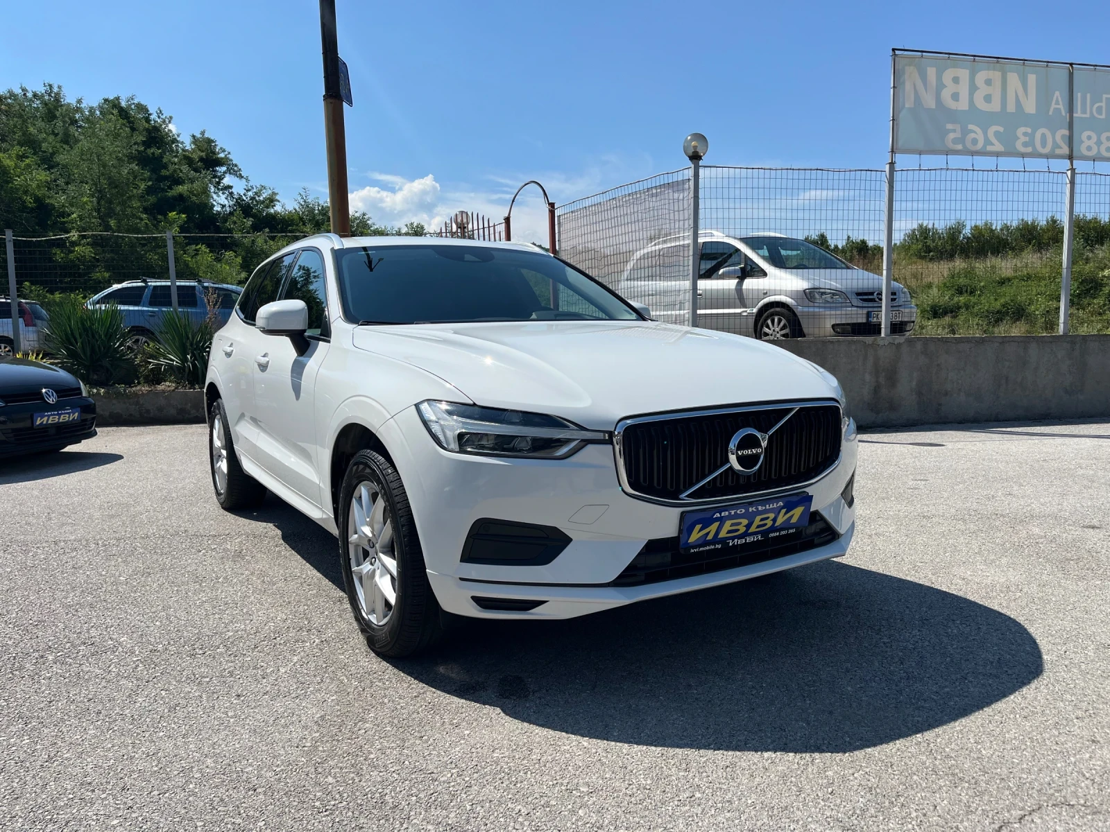Volvo XC60 D 4  AWD - изображение 2