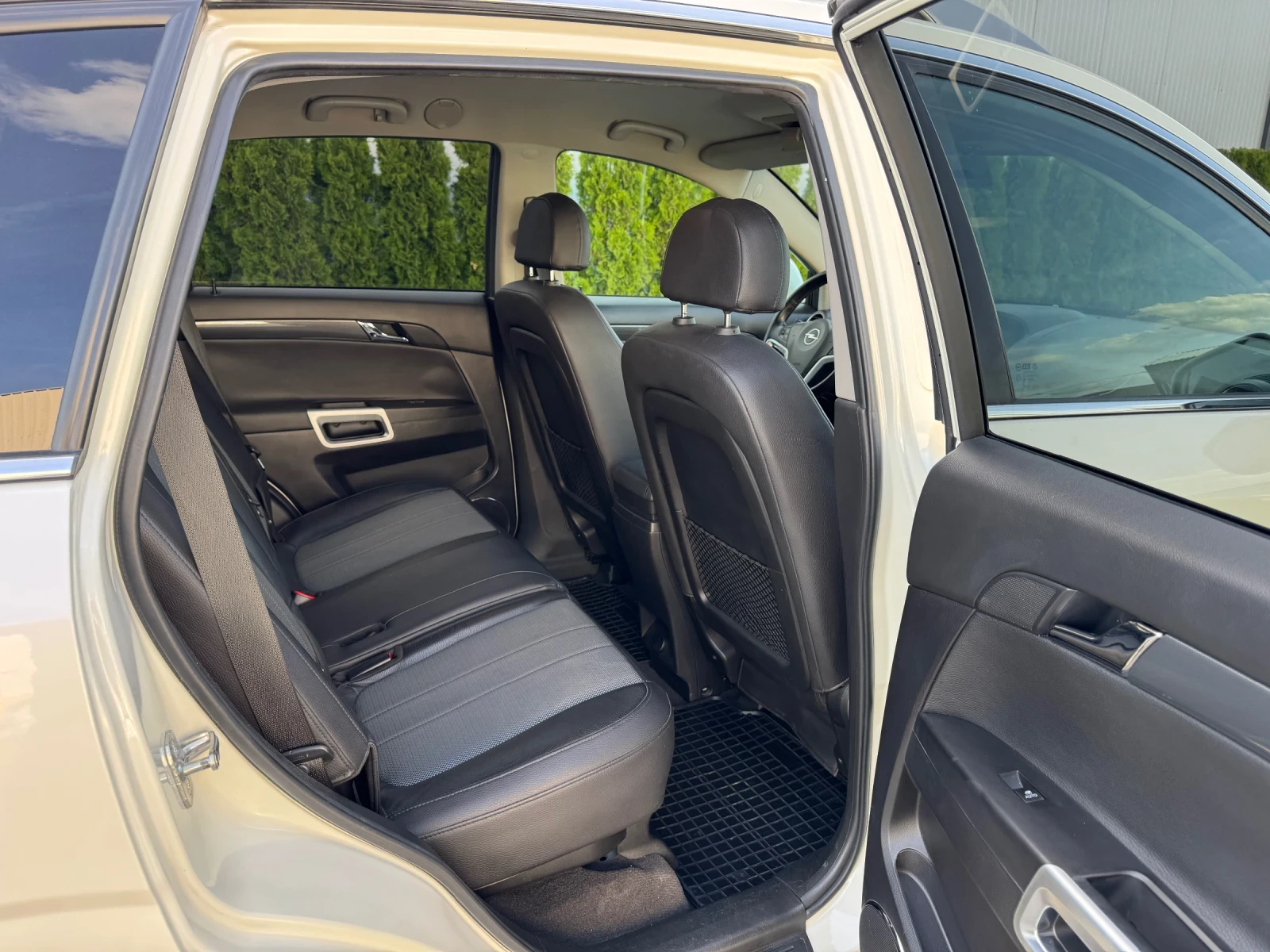 Opel Antara 2.2CDTI 4x4/Facelift/Регистриран/Обслужен!!!, снимка 13 - Автомобили и джипове - 54348139