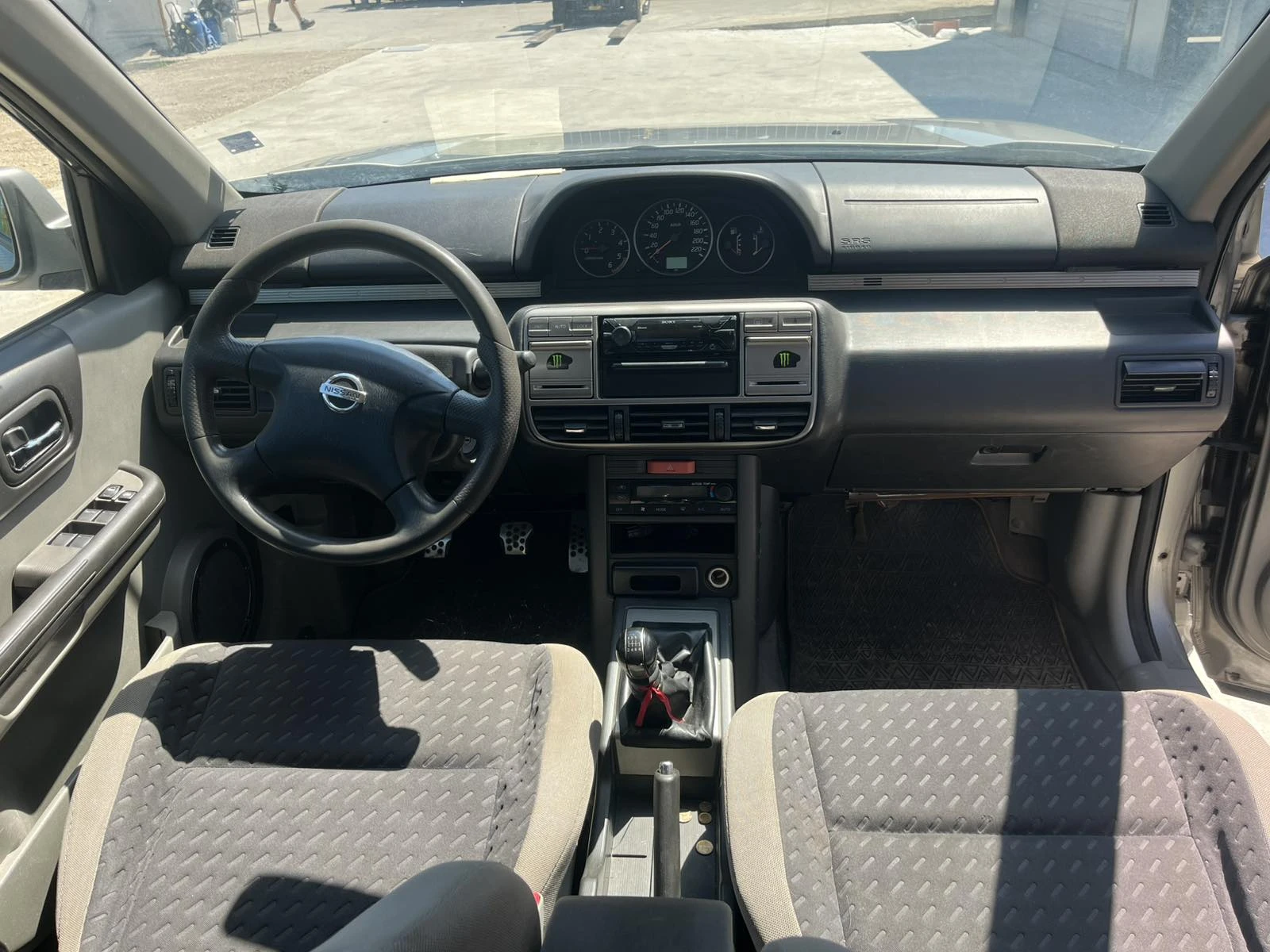 Nissan X-trail 2.2dci 6скорости, снимка 4 - Автомобили и джипове - 54695436