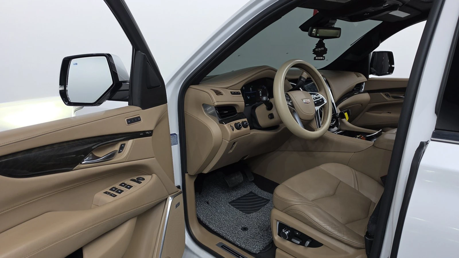 Cadillac Escalade 6.2* ЛЮК* МАСАЖ* HUD* 360* ПОДГРЕВ ВОЛАН* КРАЙНА Ц, снимка 10 - Автомобили и джипове - 55367052
