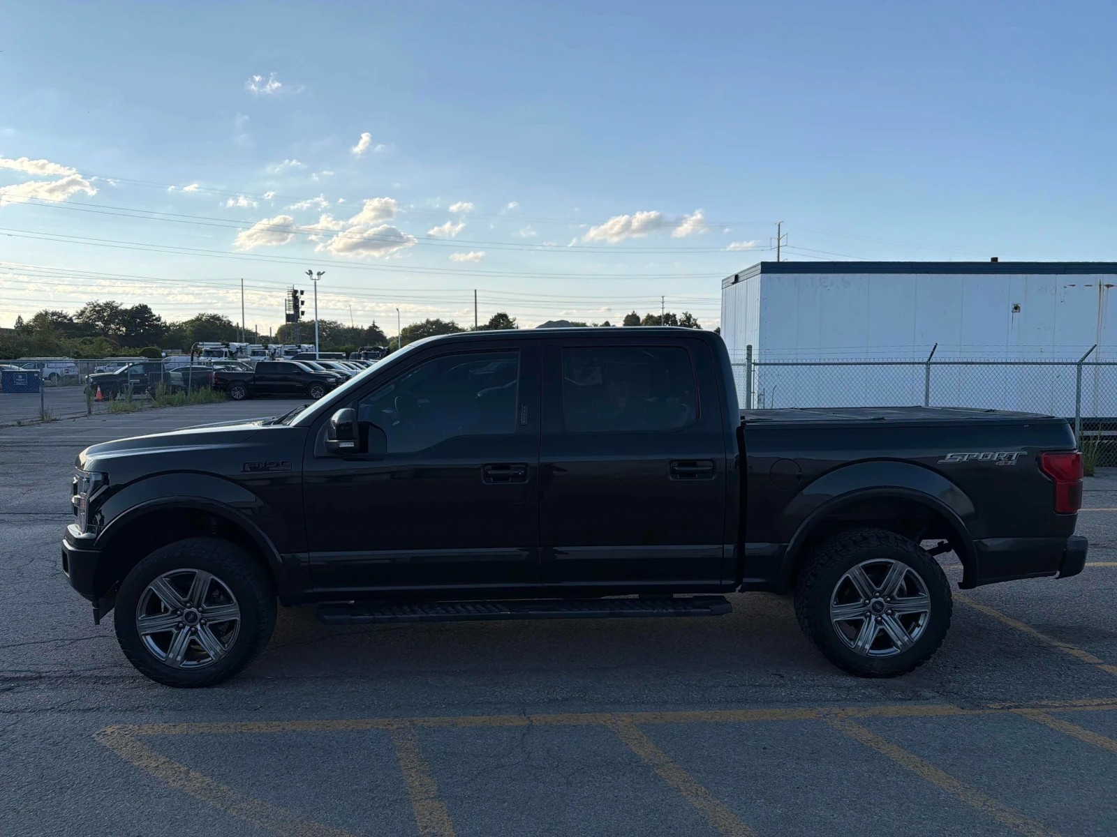 Ford F150 * LARIAT 4WD SuperCrew 5.5' Box * CARFAX * ЦЕН, снимка 3 - Автомобили и джипове - 56128868