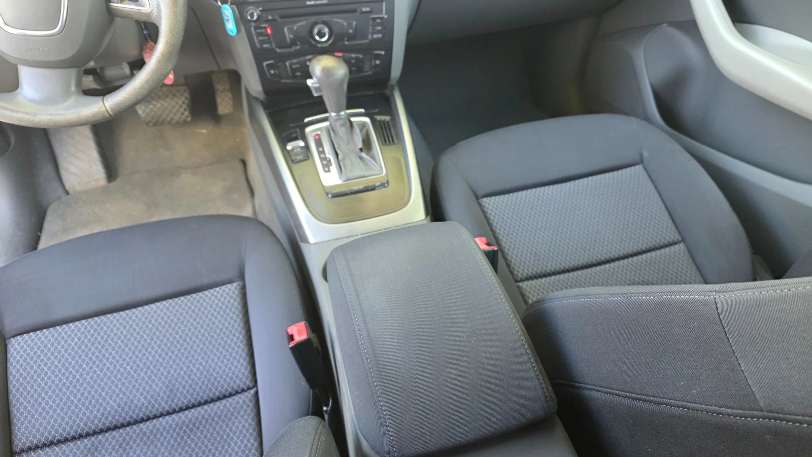 Audi Q5 2.0tdi, снимка 6 - Автомобили и джипове - 56197573