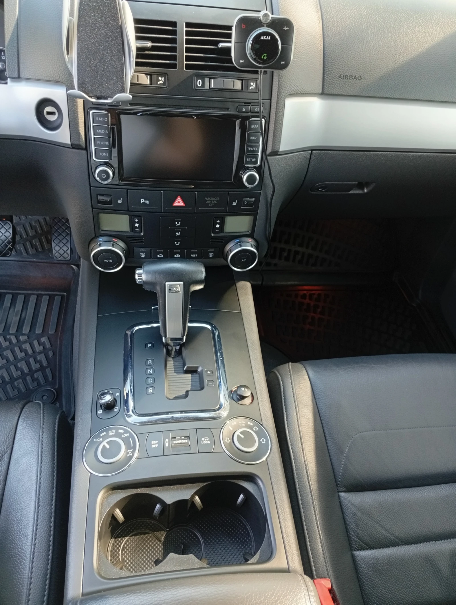 VW Touareg, снимка 11 - Автомобили и джипове - 56451827