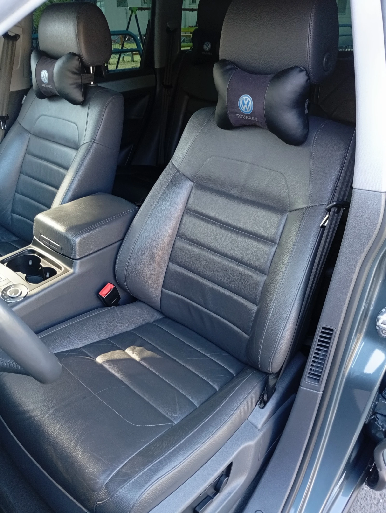 VW Touareg, снимка 9 - Автомобили и джипове - 56451827