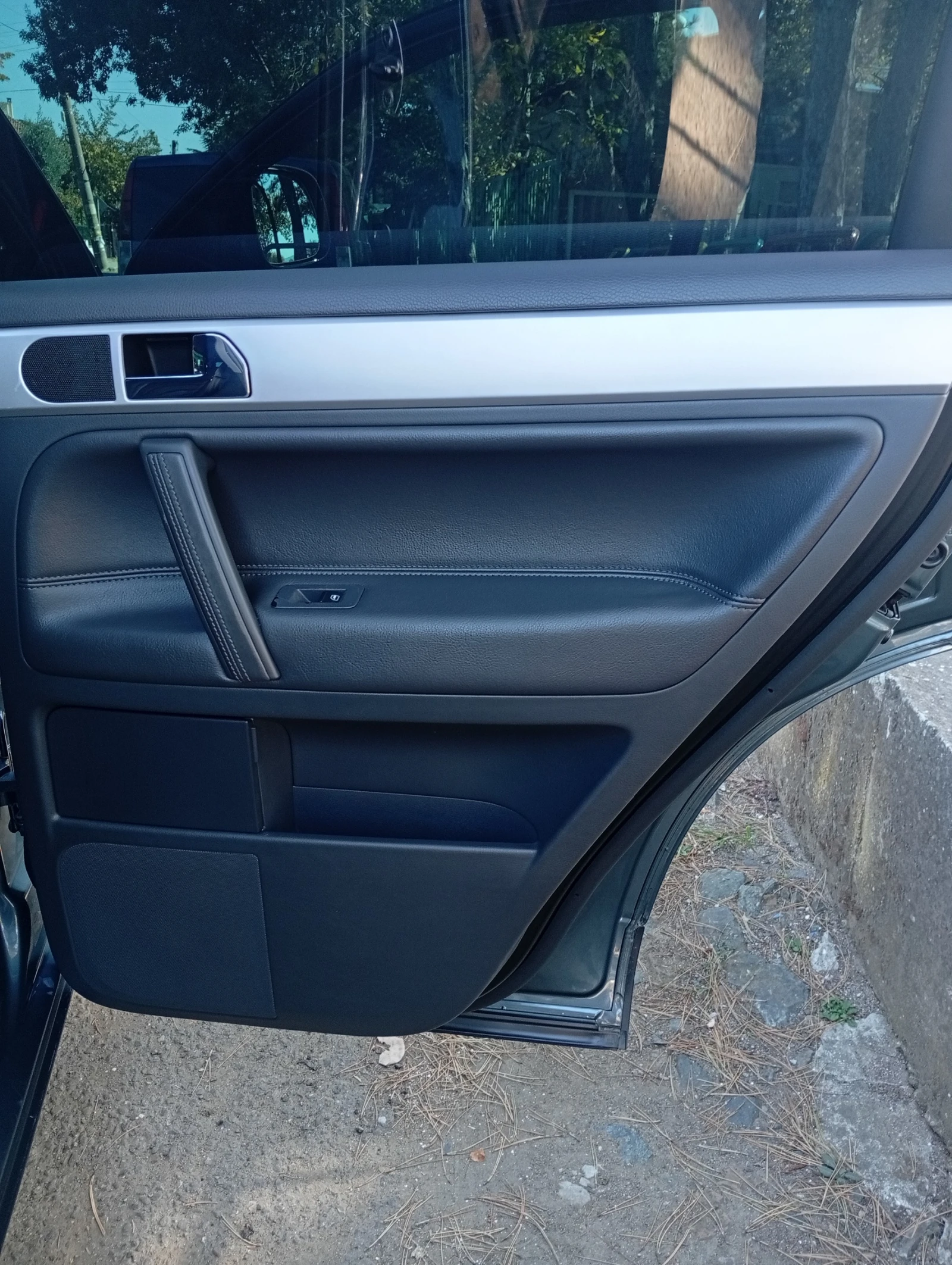 VW Touareg, снимка 15 - Автомобили и джипове - 56451827