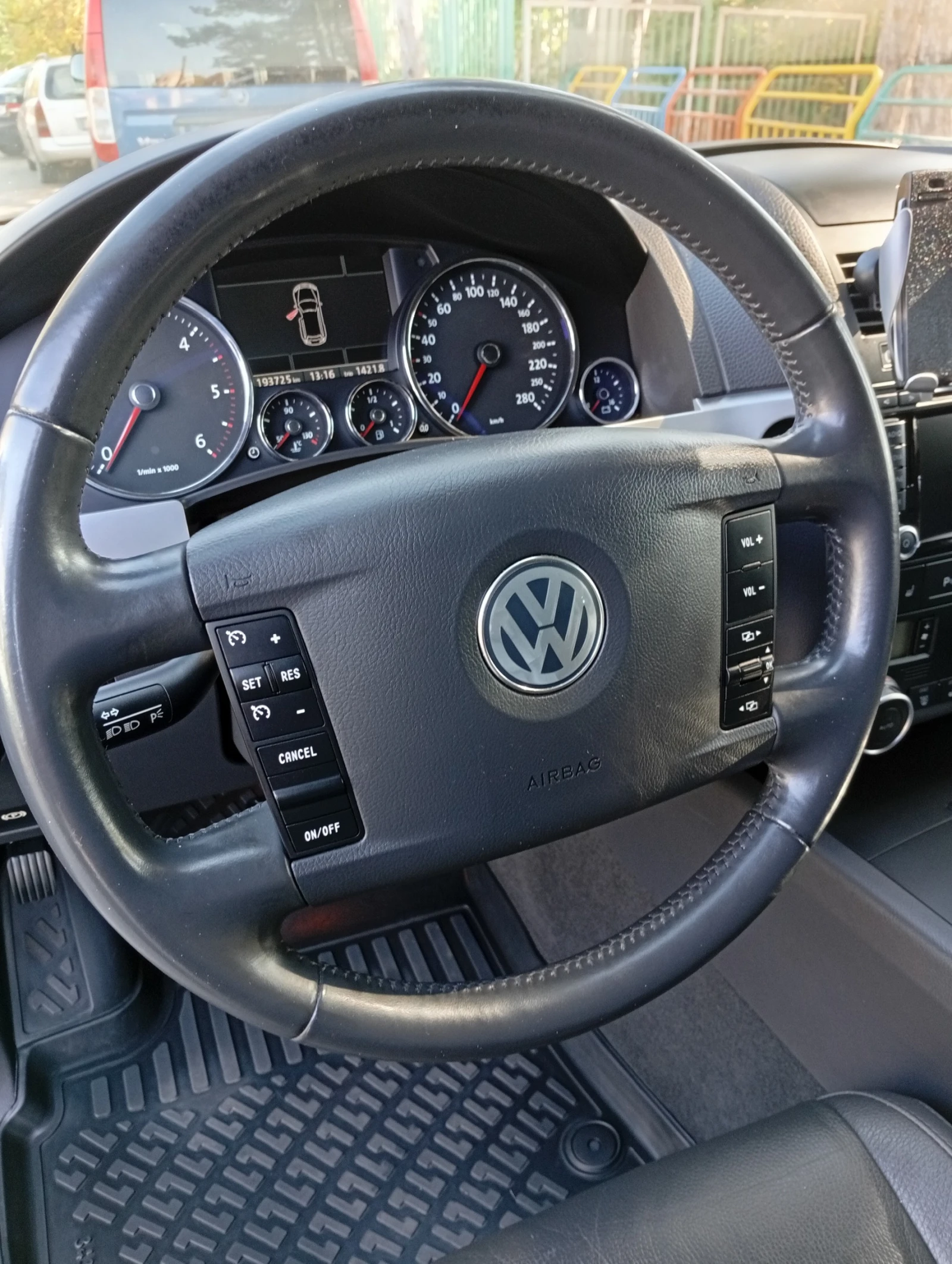 VW Touareg, снимка 10 - Автомобили и джипове - 56451827