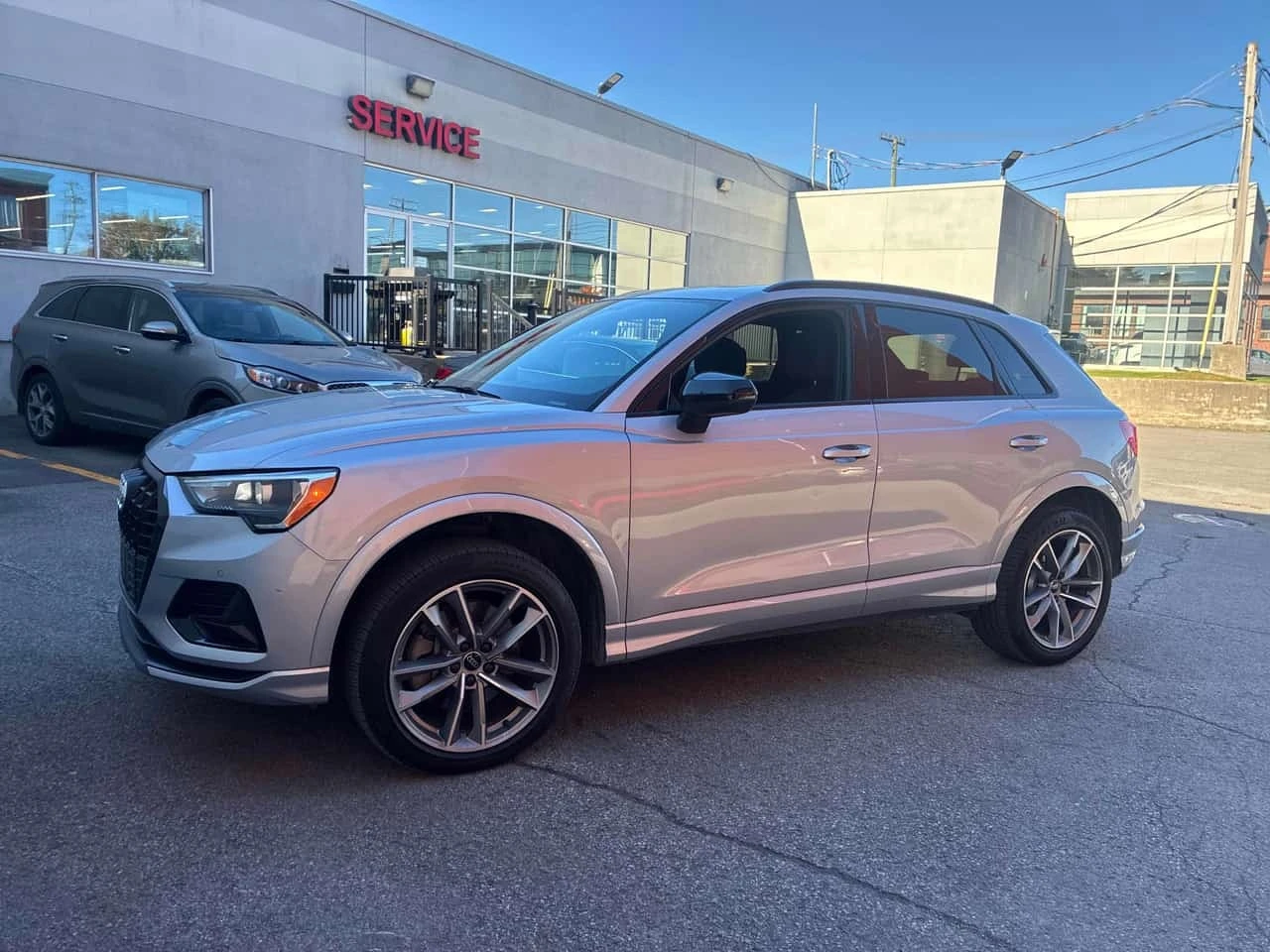 Audi Q3 * CARFAX * ����� �� ����������� | Mobile.bg � ����������� 2