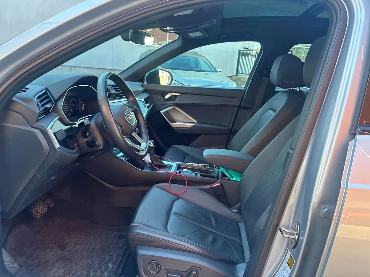 Audi Q3 * CARFAX * ����� �� ����������� | Mobile.bg � ����������� 12