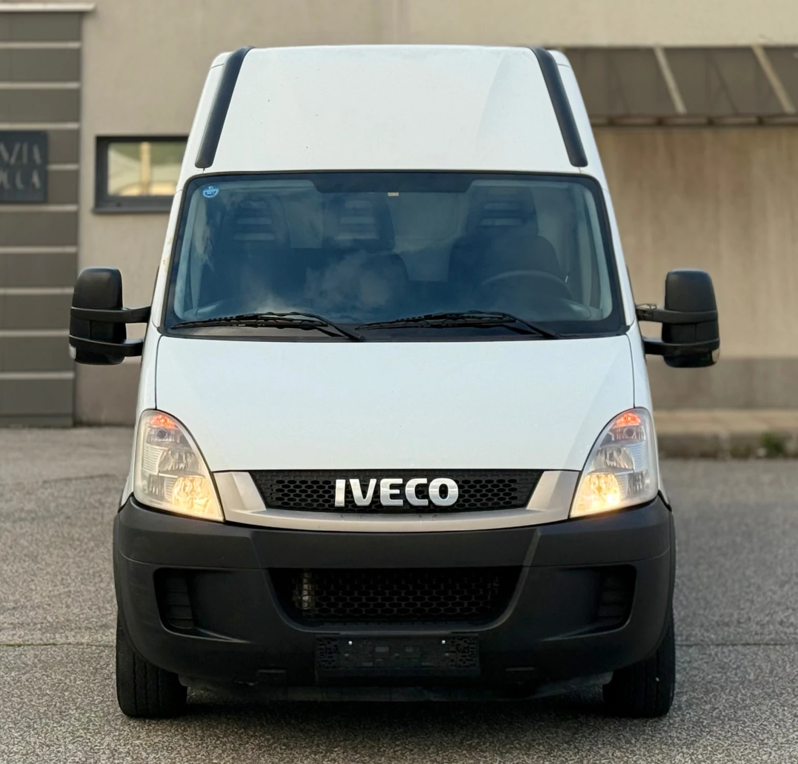 Iveco 35s11 2.3D 110к.с * Климатик* * Италия*  - изображение 2