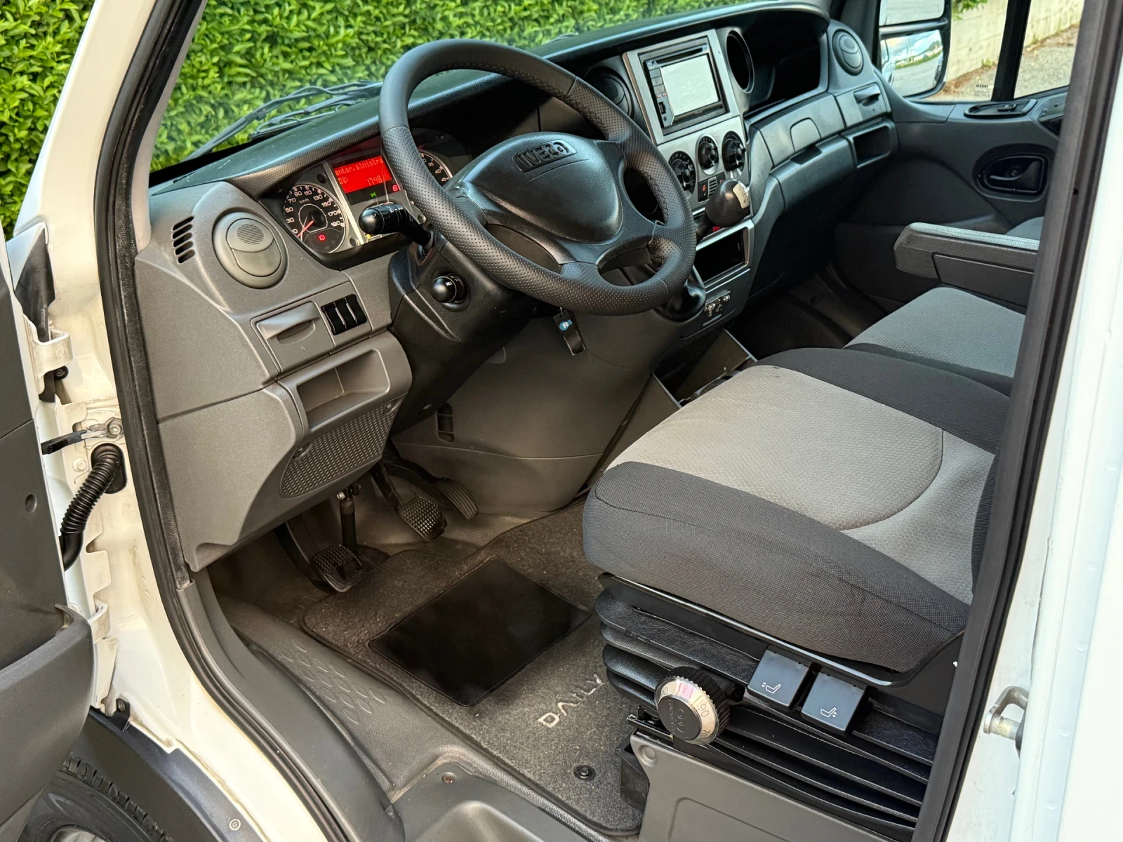 Iveco 35s11 2.3D 110к.с * Климатик* * Италия*  - изображение 10