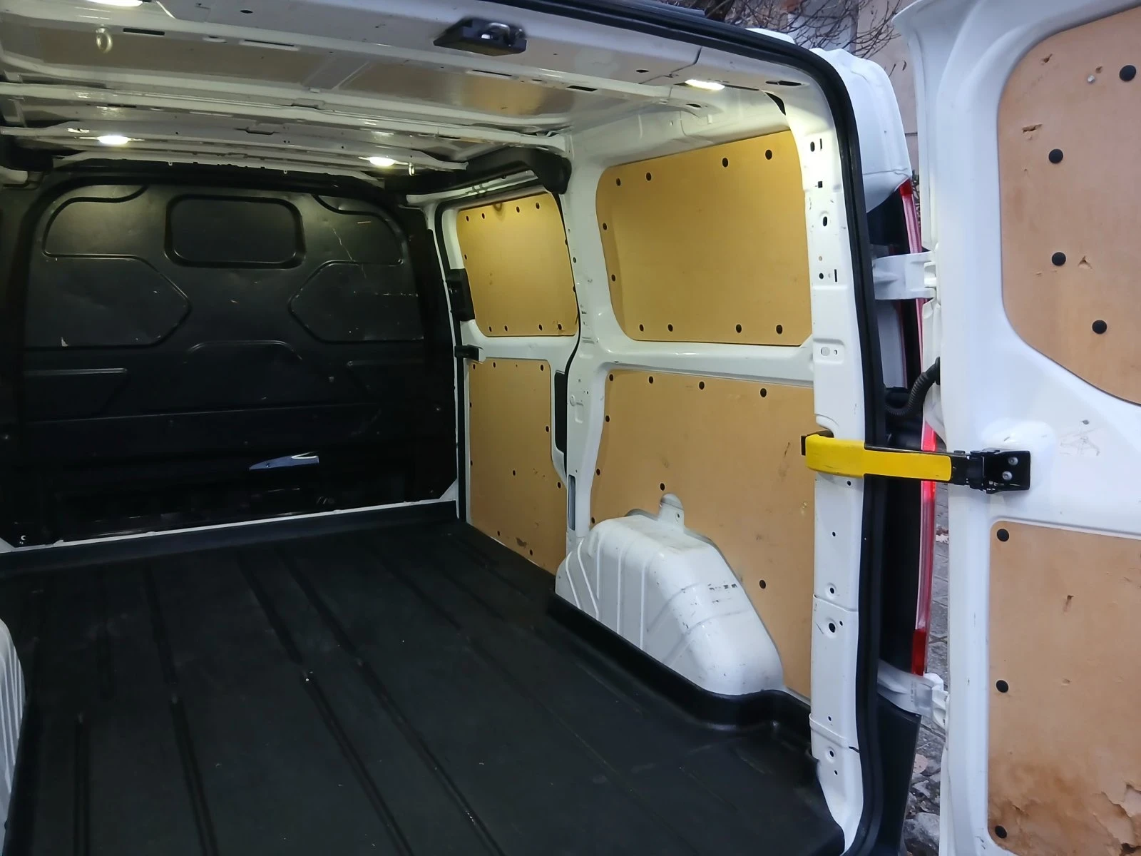 Ford Transit Custom 2.0 TDCI - изображение 5