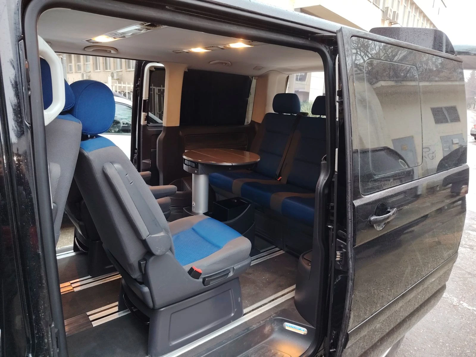 VW Multivan 2.5, снимка 10 - Бусове и автобуси - 54159870