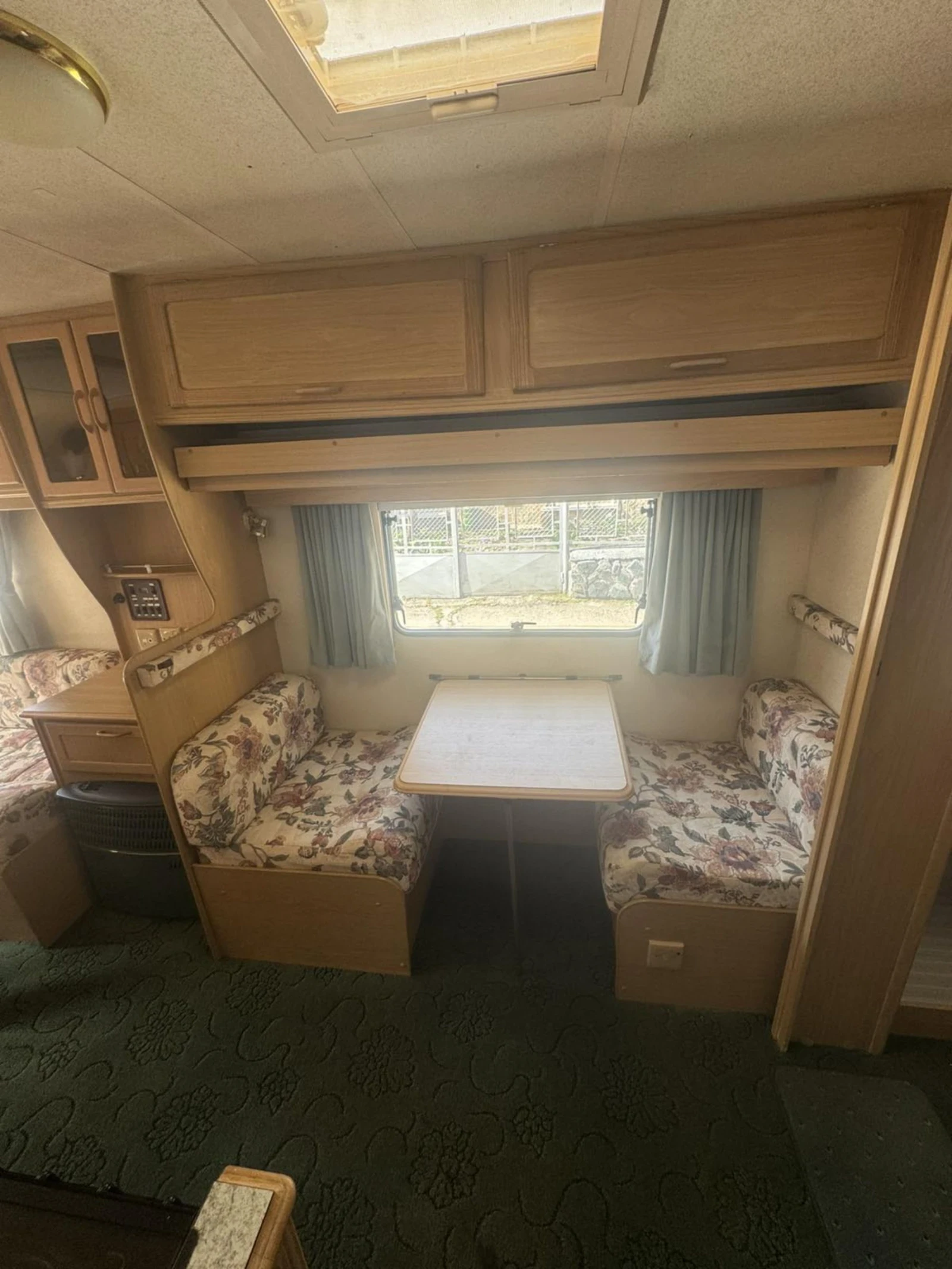 Каравана Други Lunar Eclipse 524, снимка 5 - Каравани и кемпери - 53836738