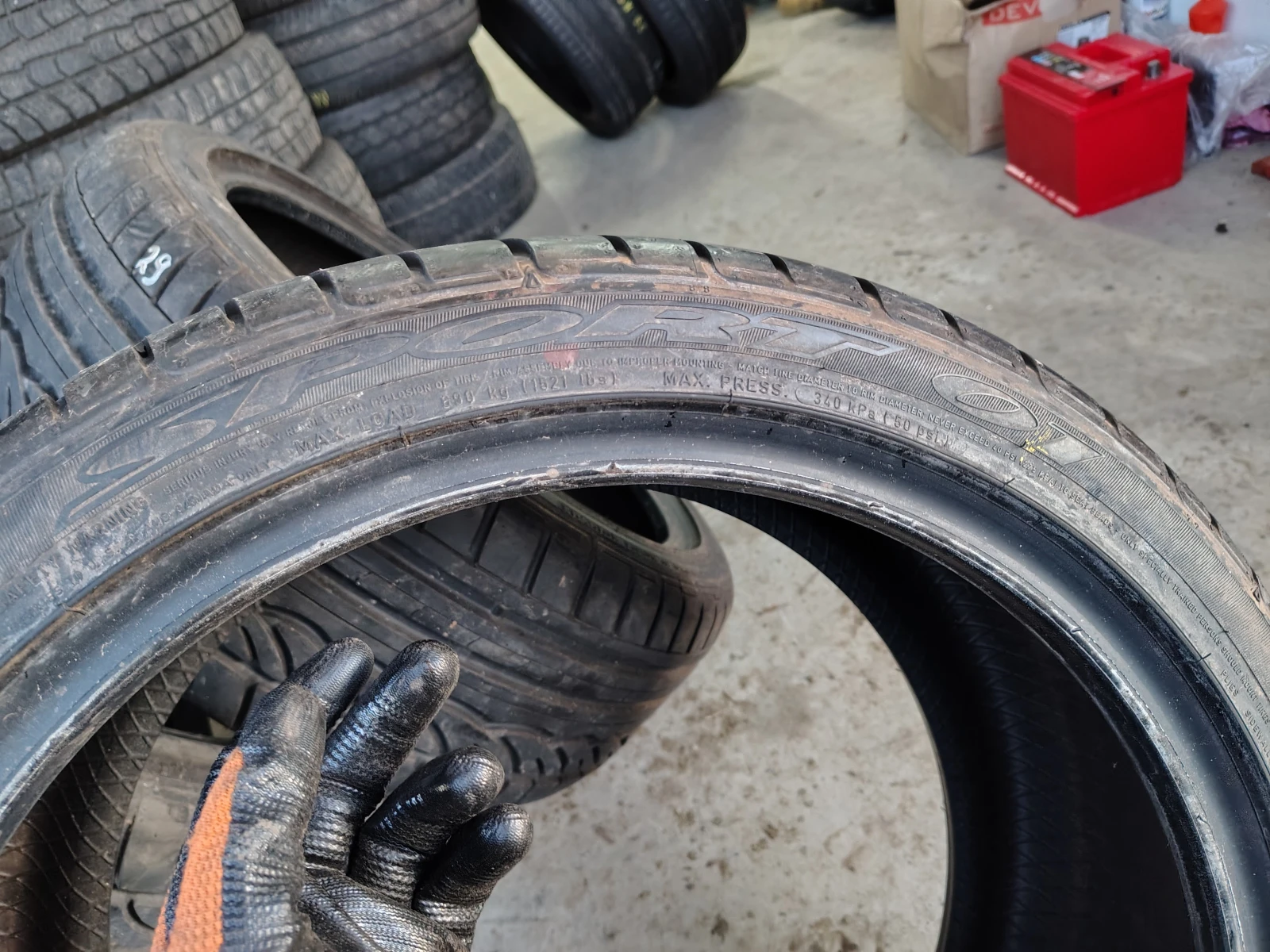 Гуми Летни 235/40R18, снимка 5 - Гуми и джанти - 54086169
