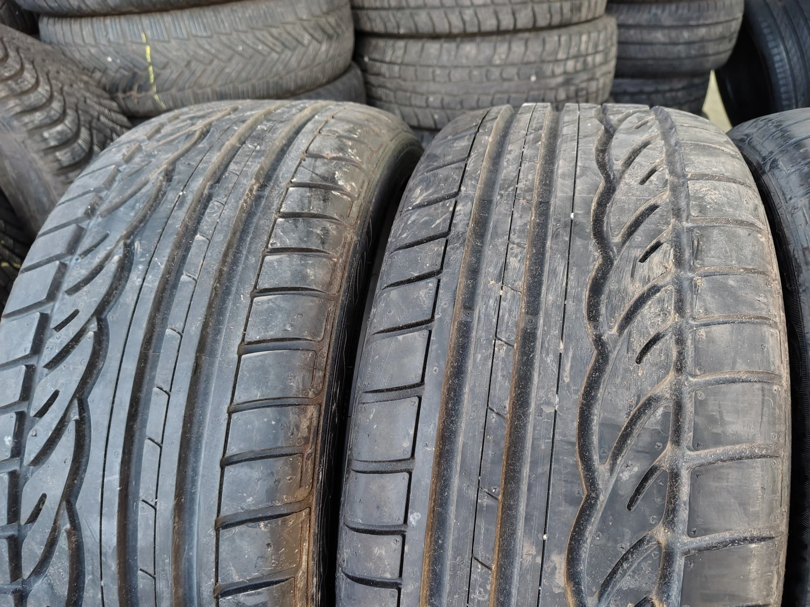 Гуми Летни 235/40R18, снимка 2 - Гуми и джанти - 54086169