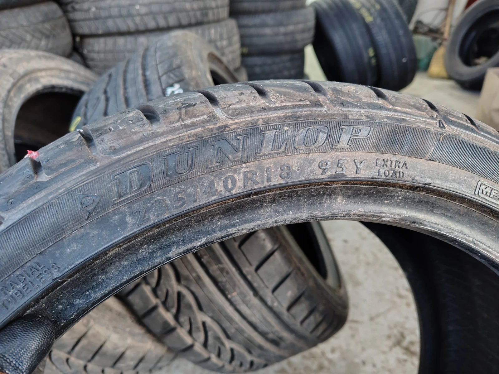 Гуми Летни 235/40R18, снимка 4 - Гуми и джанти - 54086169