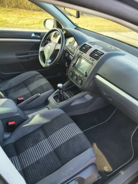 VW Golf - 3600 € / 7040.99 лв. - 72602867 3