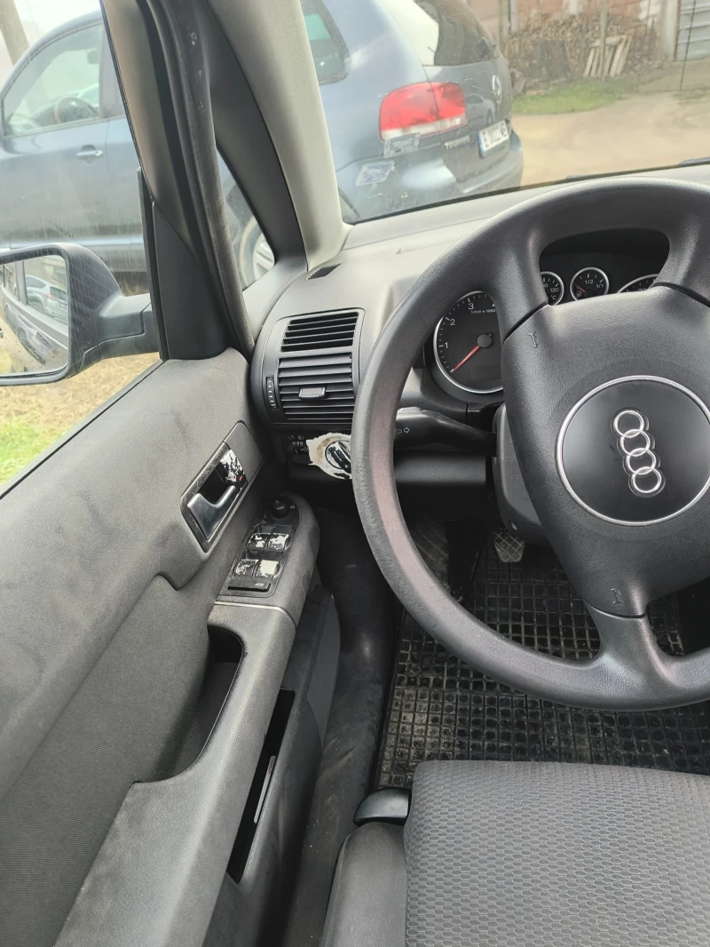 Audi A2 Бензин 1.4 , снимка 9 - Автомобили и джипове - 48404785