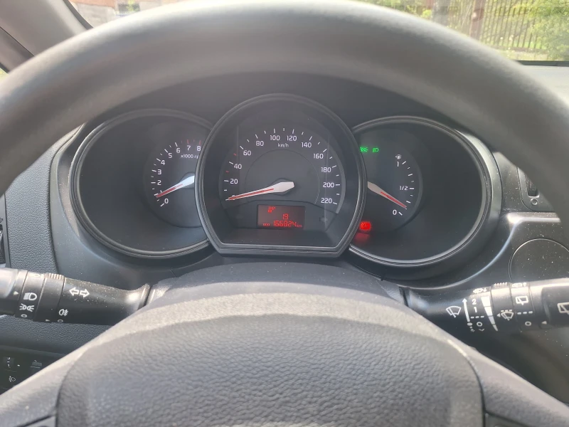 Kia Rio, снимка 4 - Автомобили и джипове - 52437986