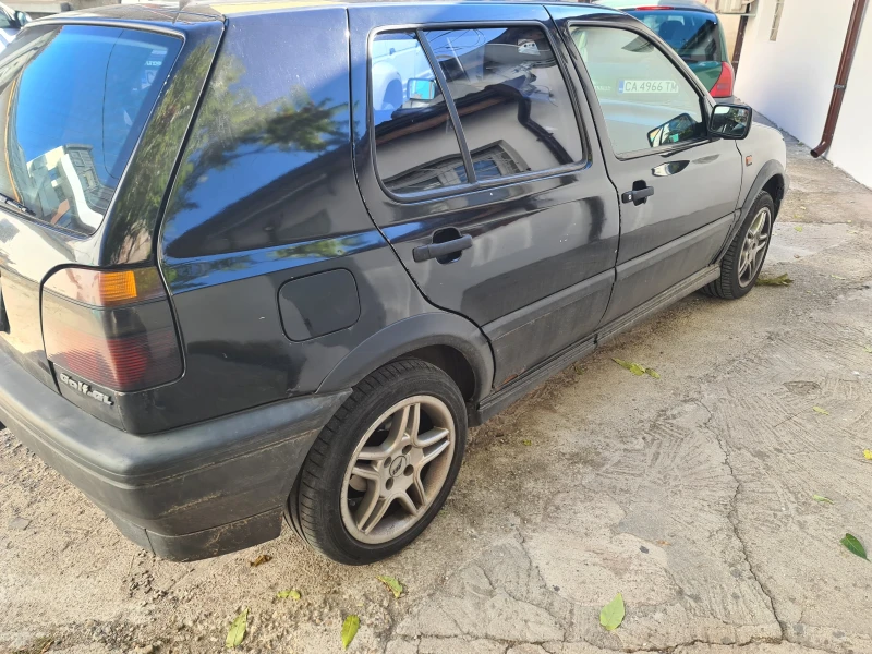VW Golf, снимка 5 - Автомобили и джипове - 52591034
