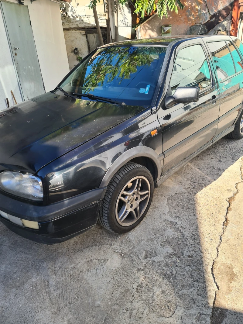 VW Golf, снимка 2 - Автомобили и джипове - 52591034