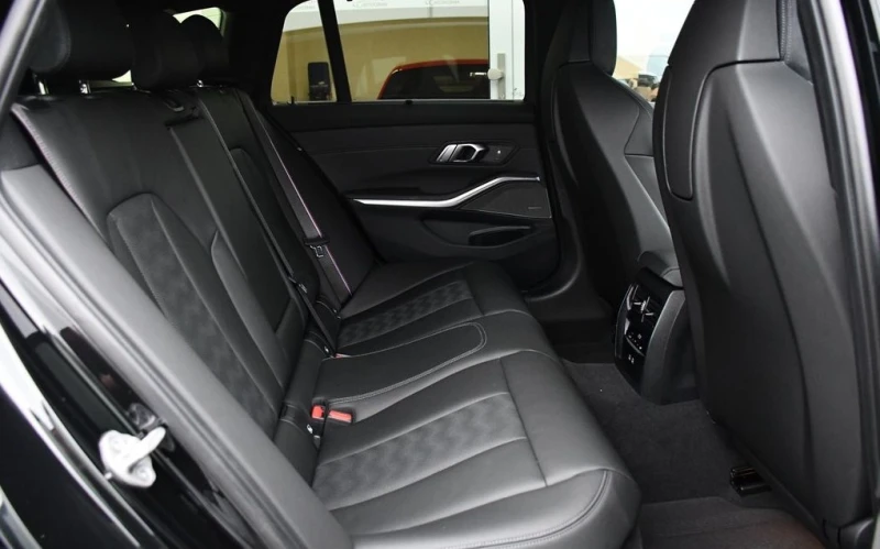 BMW M3 Competition Touring xDrive, снимка 8 - Автомобили и джипове - 52833869
