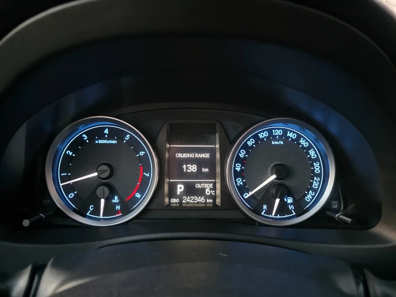 Toyota Auris 1.6 VVTI Автоматик Кожен Салон Панорама Навигация, снимка 15 - Автомобили и джипове - 52842183