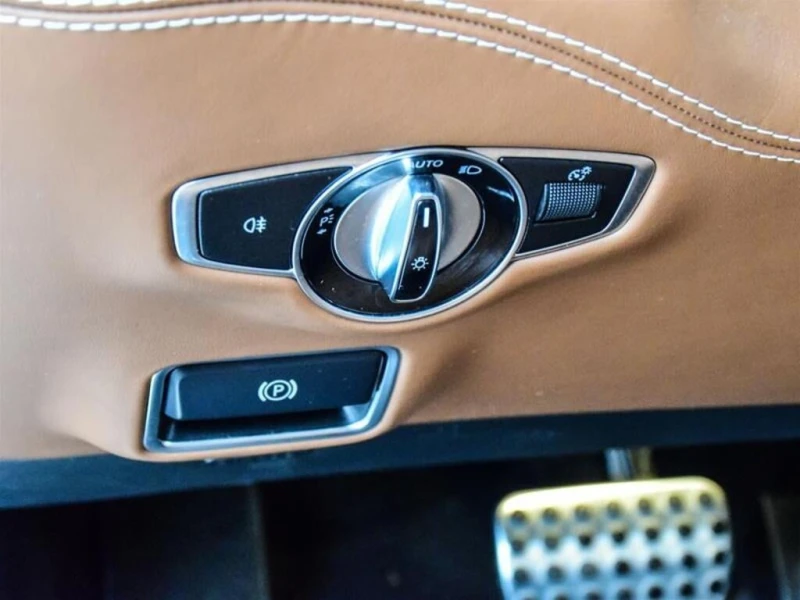 Mercedes-Benz S 63 AMG * Swarovski Crystal Lighting Package / EXCLUSIVE O, снимка 4 - Автомобили и джипове - 52930396