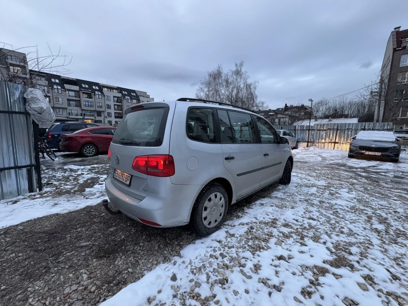 VW Touran 1.6 TDI, снимка 4 - Автомобили и джипове - 53046876