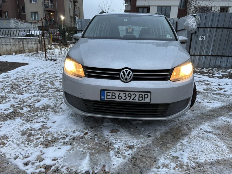 VW Touran 1.6 TDI, снимка 3 - Автомобили и джипове - 53046876