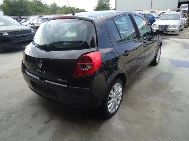 Renault Clio 1.5 dci 86kc, снимка 3 - Автомобили и джипове - 34141486