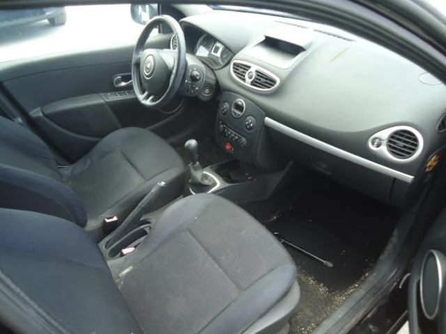 Renault Clio 1.5 dci 86kc, снимка 5 - Автомобили и джипове - 34141486