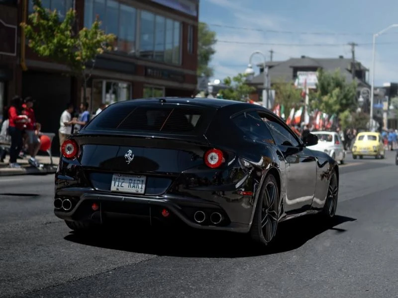 Ferrari FF Без драскотина, от първи собственик, защитен с PPF - изображение 4